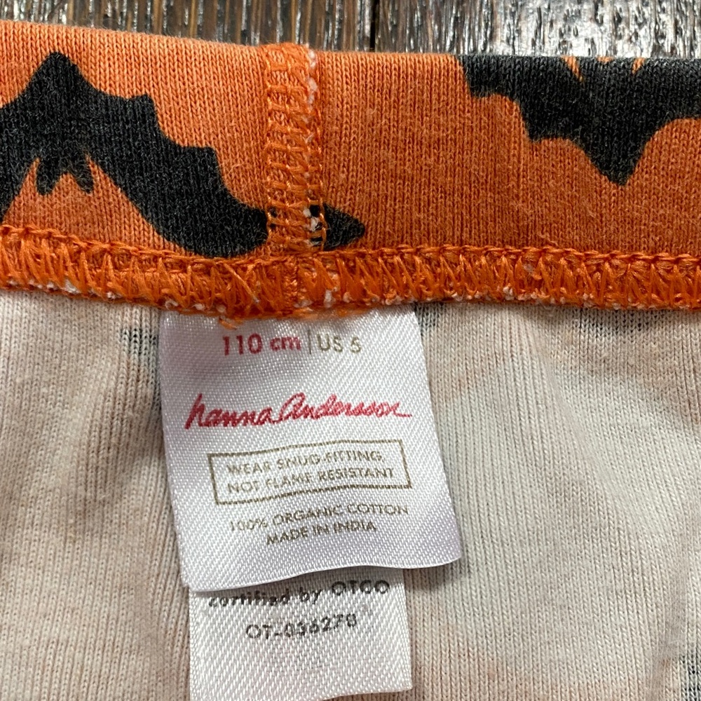 Hanna Andersson Orange Bat Print Organic Kids Pajamas - Picture 9 of 10